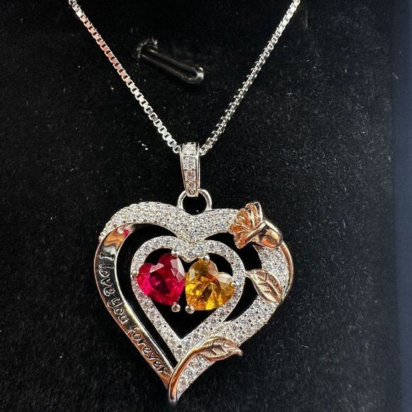 NIB Sterling silver, possibly gold plated, heart necklace with cz diamonds! - Picture 14 of 15